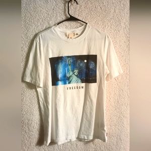 H&M Tshirt Men's Medium Freedom Graphic
